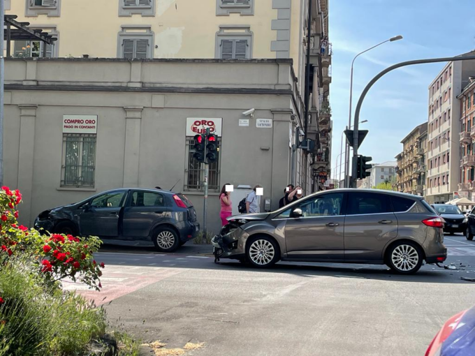 Alessandria: incidente tra due auto in Spalto Marengo