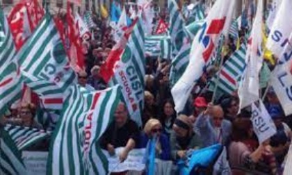 Scuola, sindacati verso la proclamazione dello sciopero: venerdì alle 15 assemblea on line con RSU e mondo della scuola