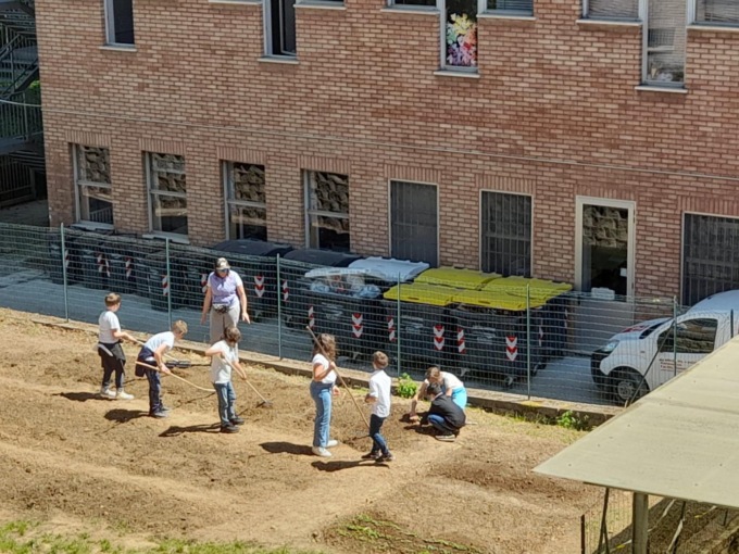 A Novi Ligure nasce l’orto scolastico alla primaria Zucca