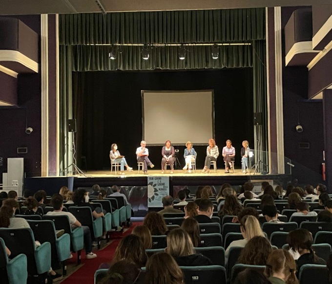 Ovada: teatro gremito per il progetto “Ogni giorno è il giorno della memoria”