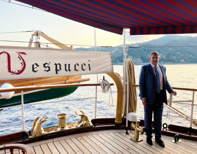 L’Amerigo Vespucci sbarca a Portofino, simbolo di bellezza e ripartenza