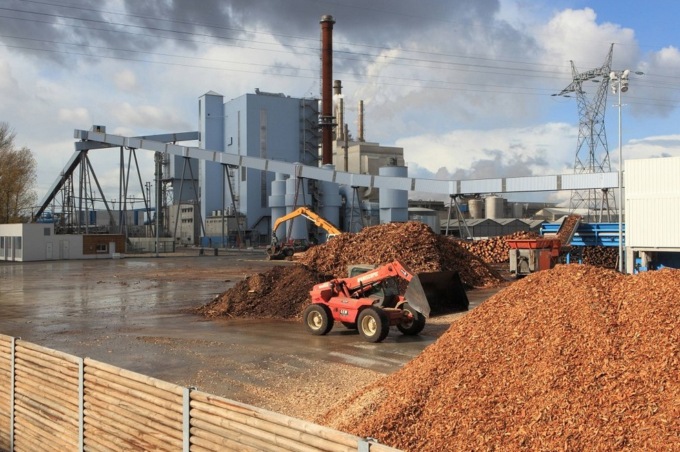Gruppo AMAG, firmato l’accordo per un nuovo impianto green che produrrà energia elettrica pulita da fogliame, verde e residui di potatura