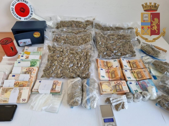 Spacciava in zona Carasco: trovato con 80.000 euro in contanti e arrestato