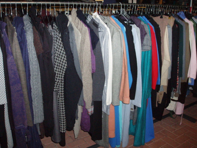 Abbigliamento usato: aperte le prenotazioni per la  raccolta porta a porta del 29 giugno