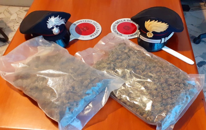 Volpedo: nascondevano la droga nel sottoscala, 3 denunce