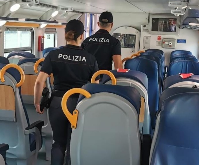 Genova: deve scontare 3 anni e 5 mesi di reclusione, arrestato su un treno regionale