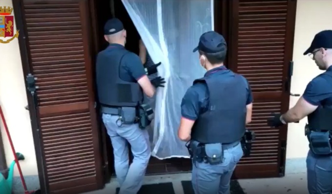 Traffico internazionale di droga, smantellato sodalizio criminale: 28 arresti