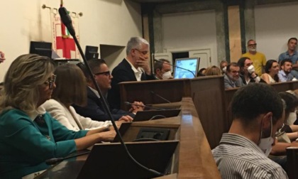 Alessandria: Abonante giura al primo consiglio, l'opposizione polemizza su Barosini
