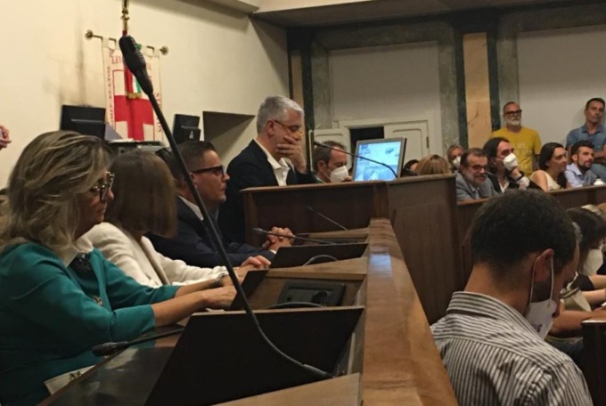 Alessandria: Abonante giura al primo consiglio, l’opposizione polemizza su Barosini
