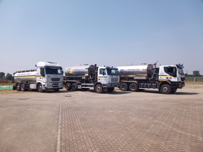 Casaleggio Boiro, autobotti della Protezione Civile in azione per sostenere situazione idrica