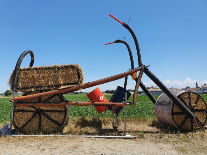 Castellazzo Bormida: installazione rustica per accogliere i motociclisti