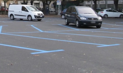 Alessandria, Lega su bandi gara scuolabus e parcheggi: “Ora basta sindaco Abonante, non può calpestare diritti lavoratori”