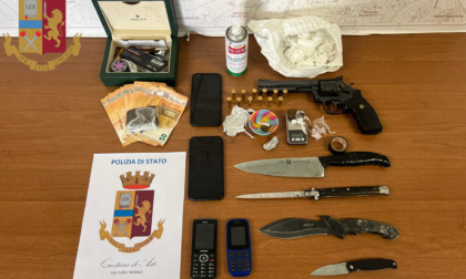 Due arresti ad Asti, uno era in possesso di pistola e varie munizioni