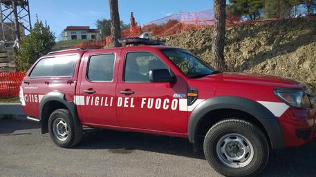 82enne controlla il livello del pozzo, ci cade dentro e muore