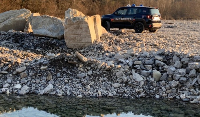 Preleva abusivamente acqua dallo Scrivia per irrigare i campi: azienda nei guai