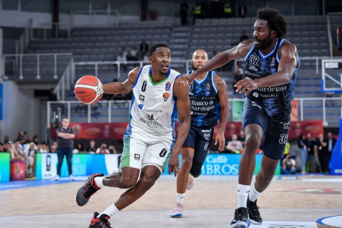 Derthona Basket, travolgente rimonta all’esordio casalingo contro Trento