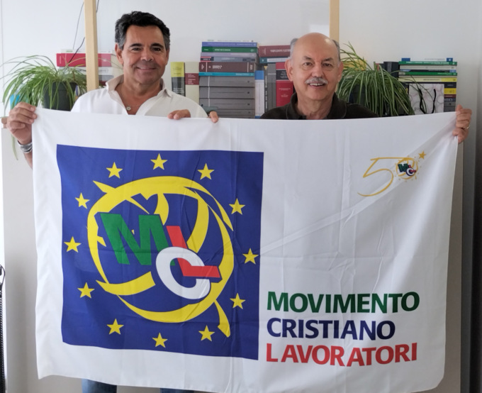 Consegna della Bandiera del Movimento Cristiano Lavoratori al Circolo Lisondria Vegia