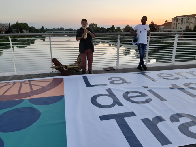 Alessandria: flash mob sul ponte Meier al tramonto per presentare il “Festival dei 190 Tramonti”