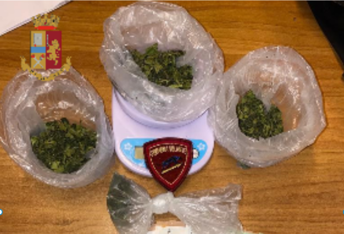 Torino: cerca di far passare la droga per del tè, arrestato 44enne