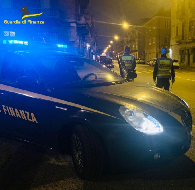 16,7 milioni di articoli falsi bloccati in Europa, 1,5 in Italia dalla Guardia di Finanza