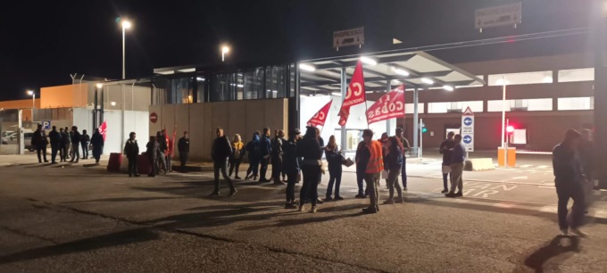 “Chiediamo migliori condizioni di lavoro”: lo sciopero al magazzino Logista a Rivalta Scrivia
