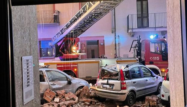 Carignano, esplode bombola gas in palazzina, cinque feriti