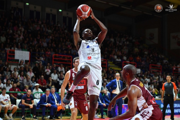 Derthona Basket, prima sconfitta in campionato per mano di Brindisi