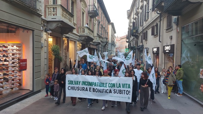 Comitato Stop Solvay: “Chiediamo incontro al Comune. Abbiamo il diritto di sapere!”