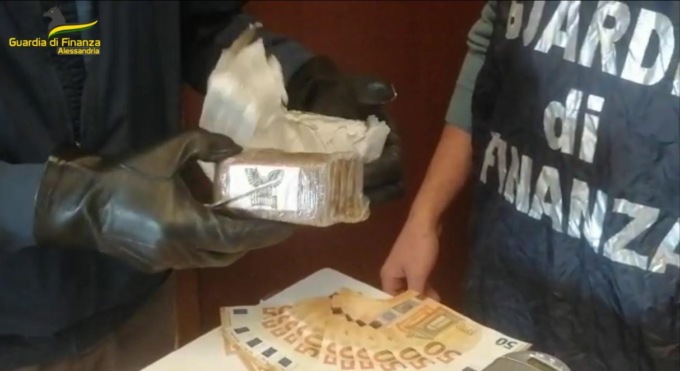 Alessandria: sgominata banda dedita alla produzione e allo spaccio di droga