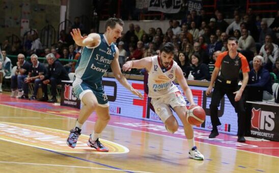 Monferrato Basket, caduta esterna sul parquet della Vanoli Cremona
