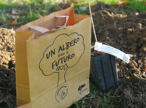 “Un albero per il futuro”: il progetto dei Carabinieri Forestali per promuovere la tutela ambientale