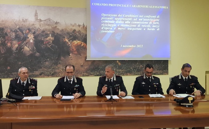 Alessandria: smantellata organizzazione dedita ai furti e al riciclaggio di trattori