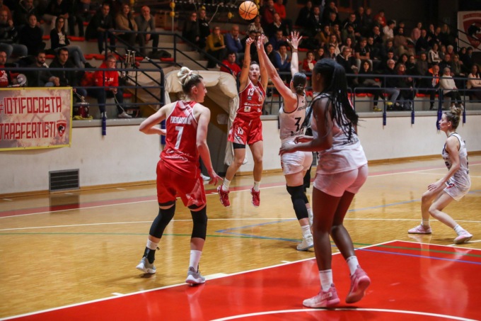 Autosped Castelnuovo, successo d’autorità nel testacoda contro Vicenza