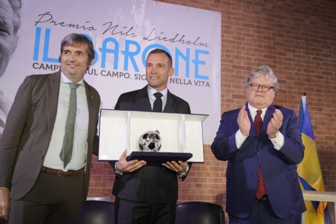 Premio Liedholm, Shevchenko a Cuccaro per ricevere il riconoscimento in ricordo del Barone