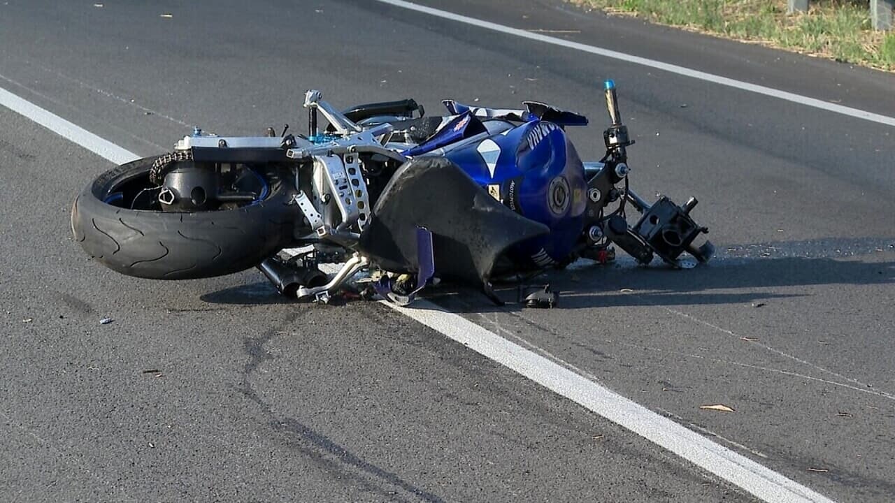 Genova, incidente stradale tra moto e auto: grave il centauro - Prima ...