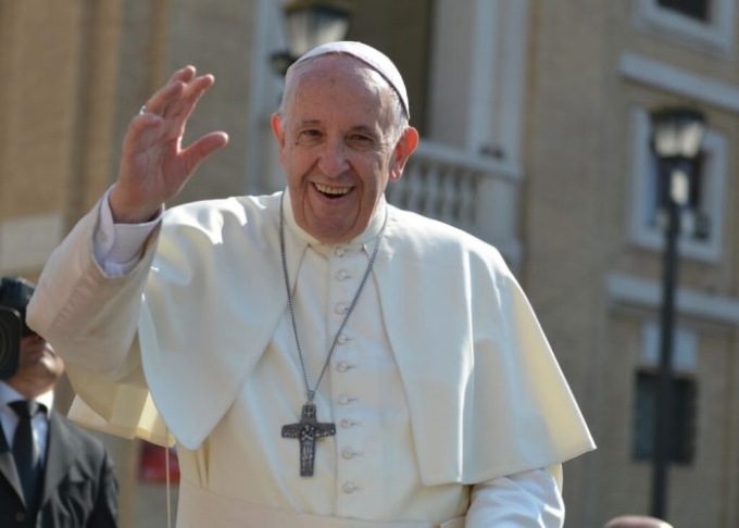 Papa Francesco visto da vicino, incontro ad Alessandria con il gesuita Carlo Casalone