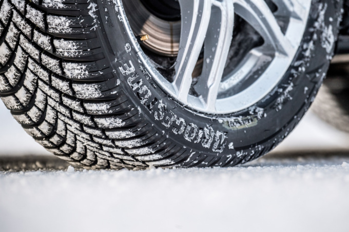 È tempo di gomme da neve. Ma cosa scegliere?