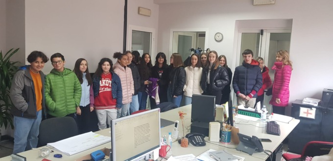 I ragazzi della scuola media “D. Alighieri” di Pozzolo in visita nella redazione di Telecity 7 Gold