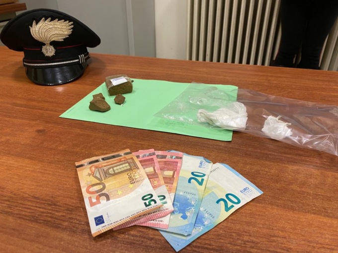 Tortona, arrestato pusher che spacciava davanti alla stazione
