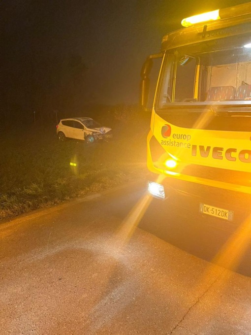 Spinetta Marengo, auto finita fuori strada in via Stortigliona