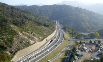 Genova, incidente frontale al casello di Genova Est, quattro feriti lievi