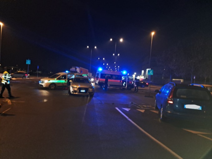 Alessandria: incidente all’incrocio tra via San Giovanni Bosco e via Palermo, coinvolte tre auto