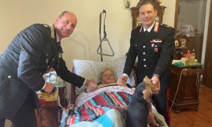 Carabinieri visitano donna allettata di Molare e donano un regalo di Natale