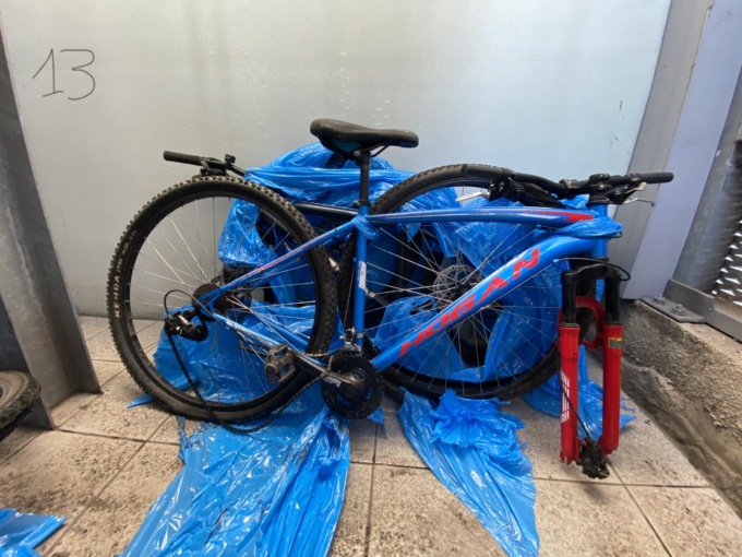 Torino, 4 denunce per ricettazione: 14 biciclette e 3 monopattini del valore di 7 mila euro ritrovati dalla Polizia