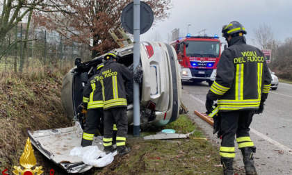 Incidente stradale a Valenza, estratto dai Vigili del fuoco l’uomo rimasto incastrato nell’auto