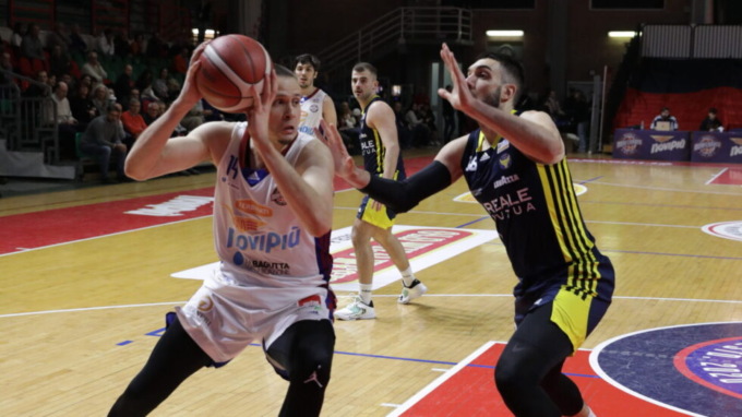 Monferrato Basket, è ancora crisi nera, altro tonfo contro Stella Azzurra