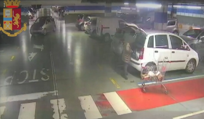 Dall’Alessandrino fino a Cremona per derubare anziana al Centro Commerciale