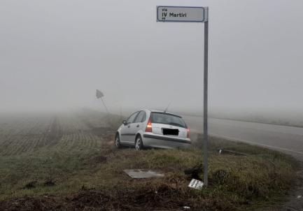 Automobilista percorre via IV Martiri ed esce fuori strada: è stato colto da un malore