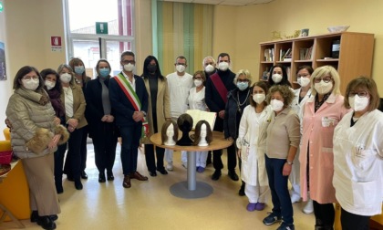 Ospedale Tortona, consegnate le prime quattro parrucche
