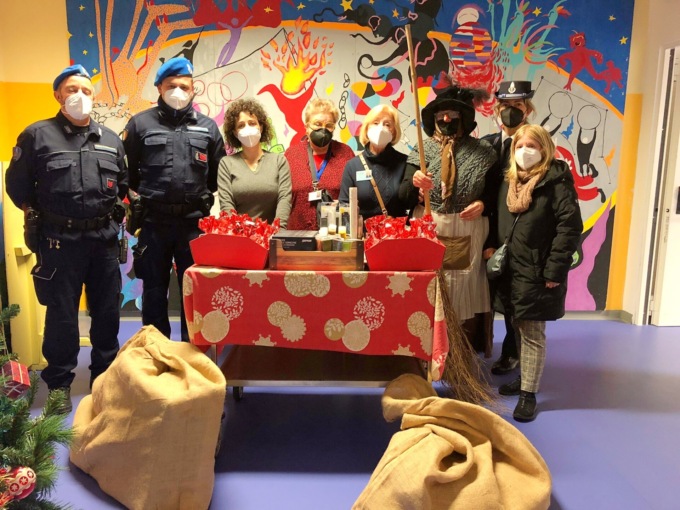 Dalla Polizia Penitenziaria giocattoli e dolci per l’Infantile di Alessandria